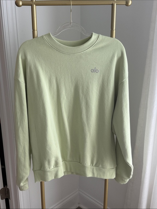 ALO Yoga Tops - ALO Yoga  Crewneck Sweatshirt in Pale Green